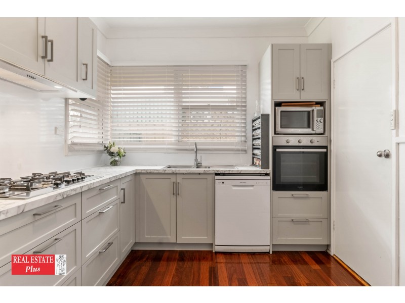 4 Coolga Road, Koongamia WA 6056