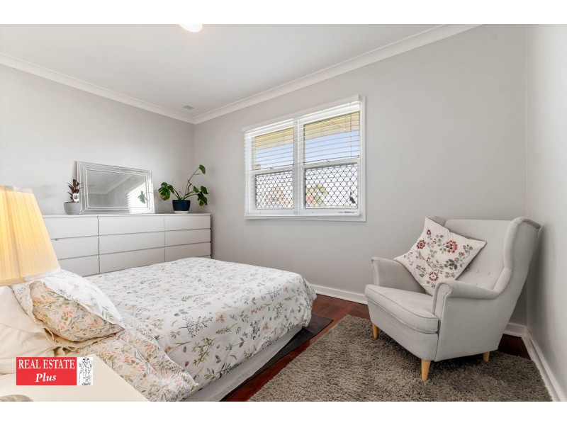 4 Coolga Road, Koongamia WA 6056