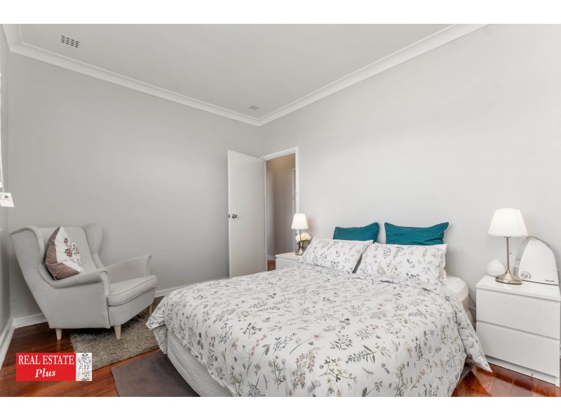 4 Coolga Road, Koongamia WA 6056