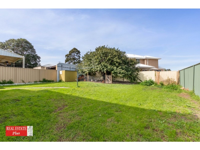 4 Coolga Road, Koongamia WA 6056