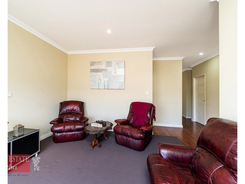 6 Goldsbrough Entrance, Helena Valley WA 6056