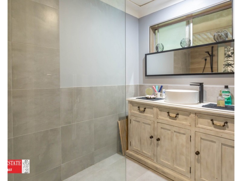 329 Morrison Road, Swan View WA 6056