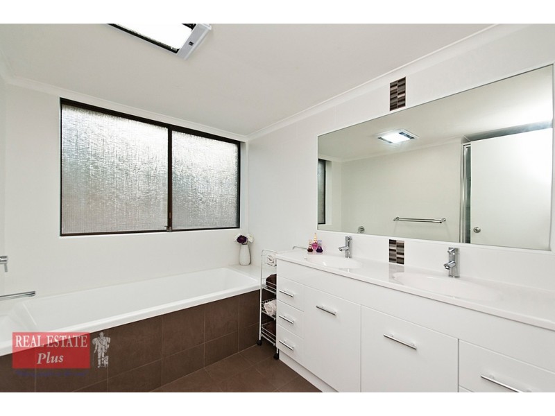 21 High View Road, Greenmount WA 6056