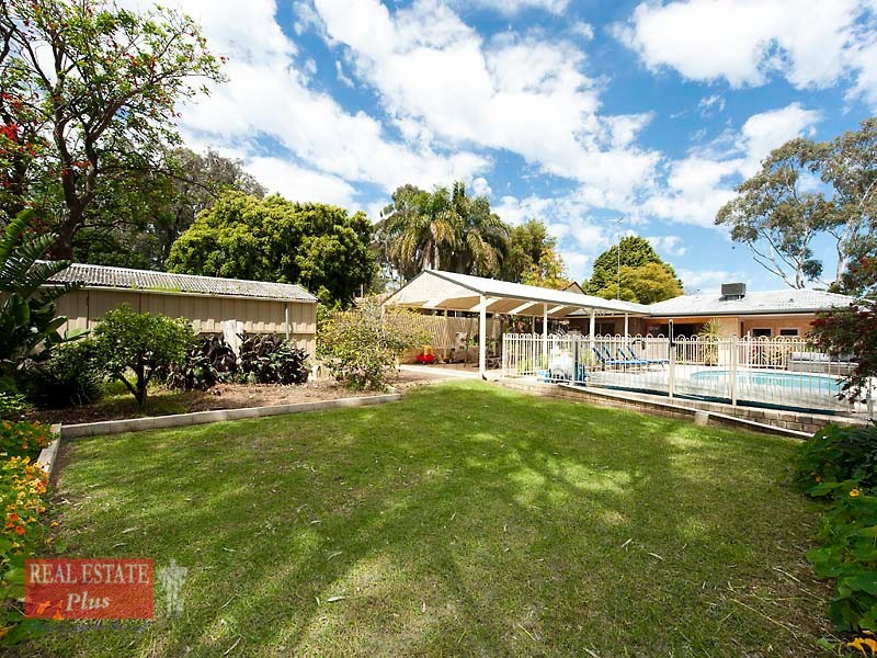 24 Innamincka Road, Greenmount WA 6056