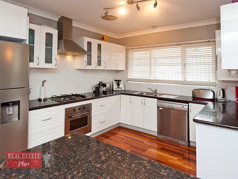 24 Innamincka Road, Greenmount WA 6056