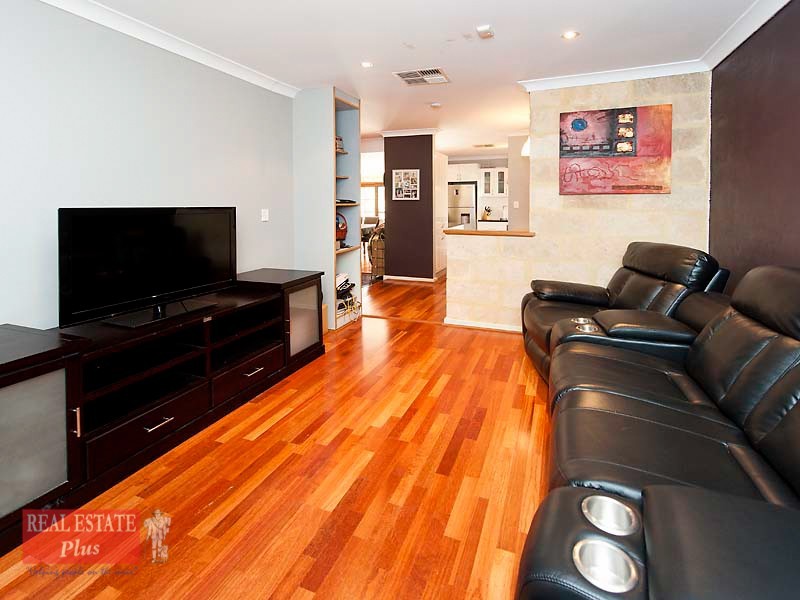 24 Innamincka Road, Greenmount WA 6056