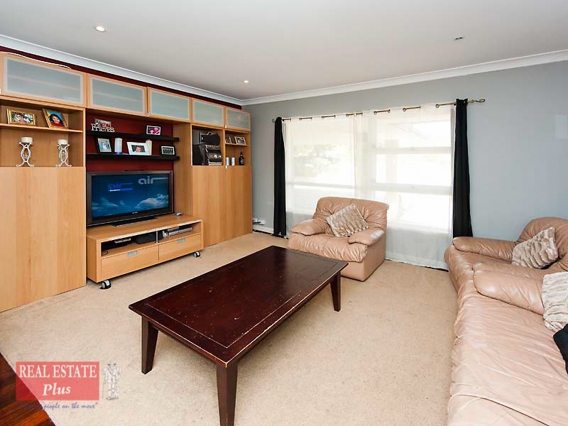 24 Innamincka Road, Greenmount WA 6056