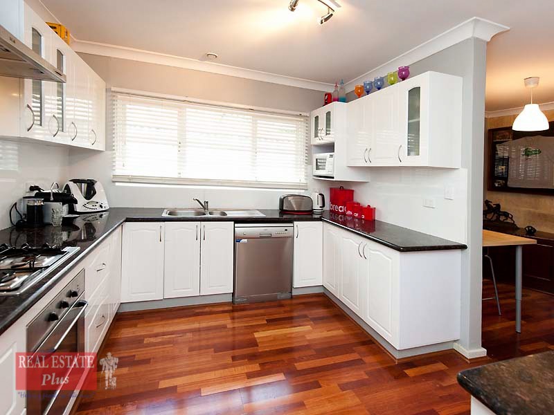 24 Innamincka Road, Greenmount WA 6056