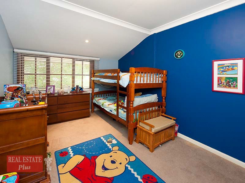 24 Innamincka Road, Greenmount WA 6056