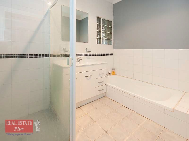 24 Innamincka Road, Greenmount WA 6056