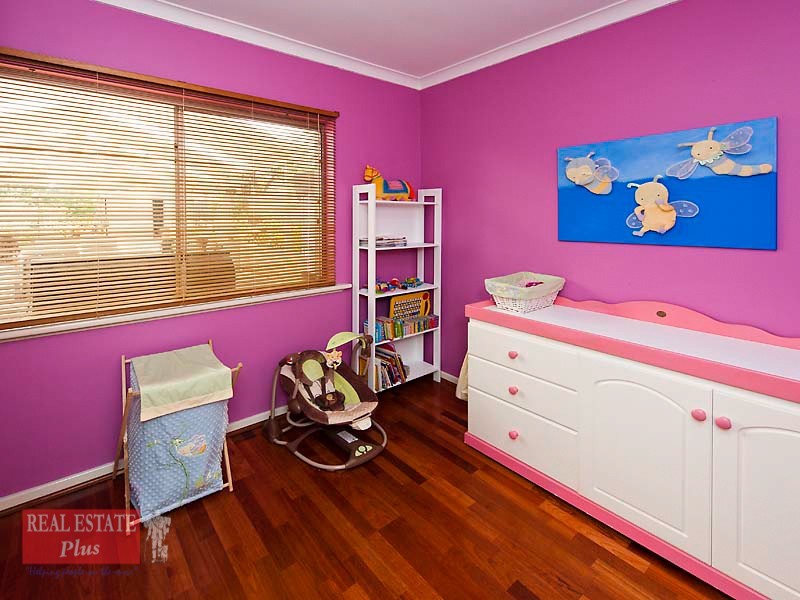 24 Innamincka Road, Greenmount WA 6056