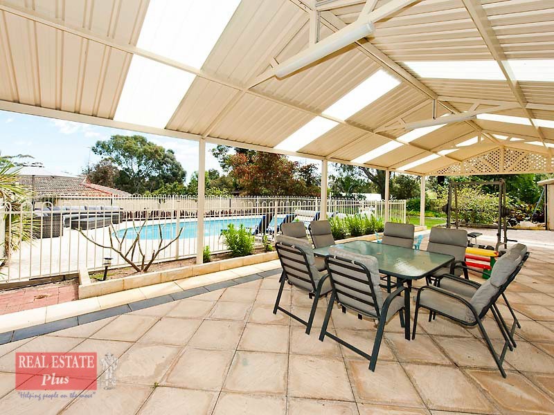 24 Innamincka Road, Greenmount WA 6056