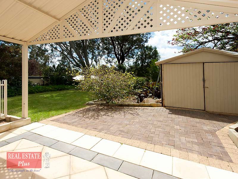 24 Innamincka Road, Greenmount WA 6056