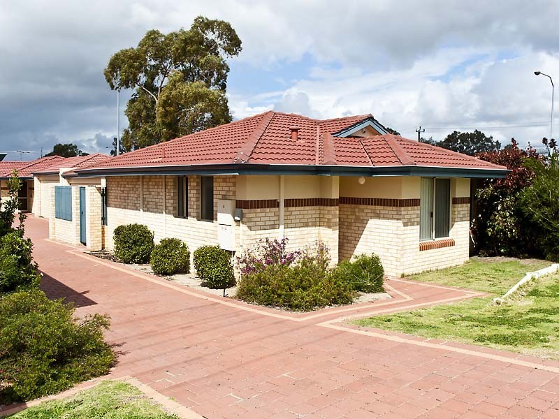 4/5 Whitfield Street, Bassendean WA 6054