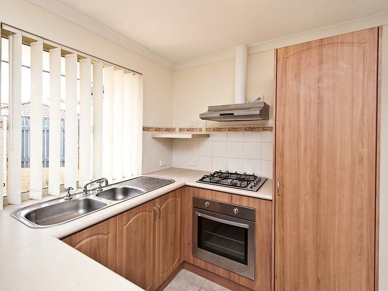 4/5 Whitfield Street, Bassendean WA 6054