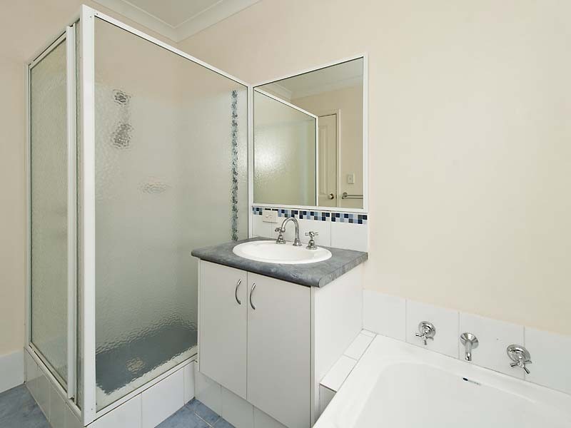 4/5 Whitfield Street, Bassendean WA 6054