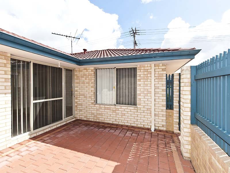 4/5 Whitfield Street, Bassendean WA 6054