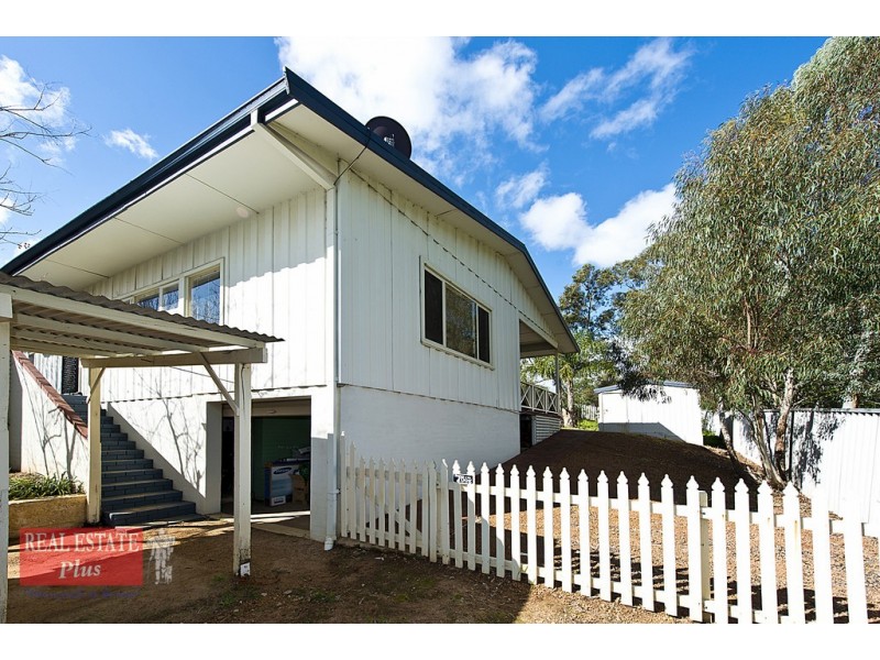 4 Russell Road, Greenmount WA 6056