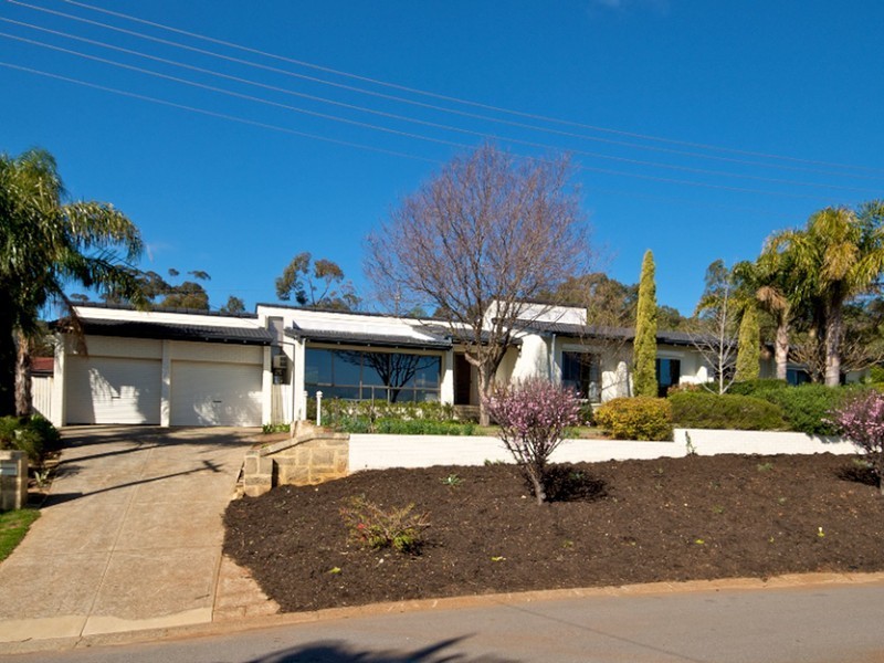 29 Pagnell Way, Swan View WA 6056