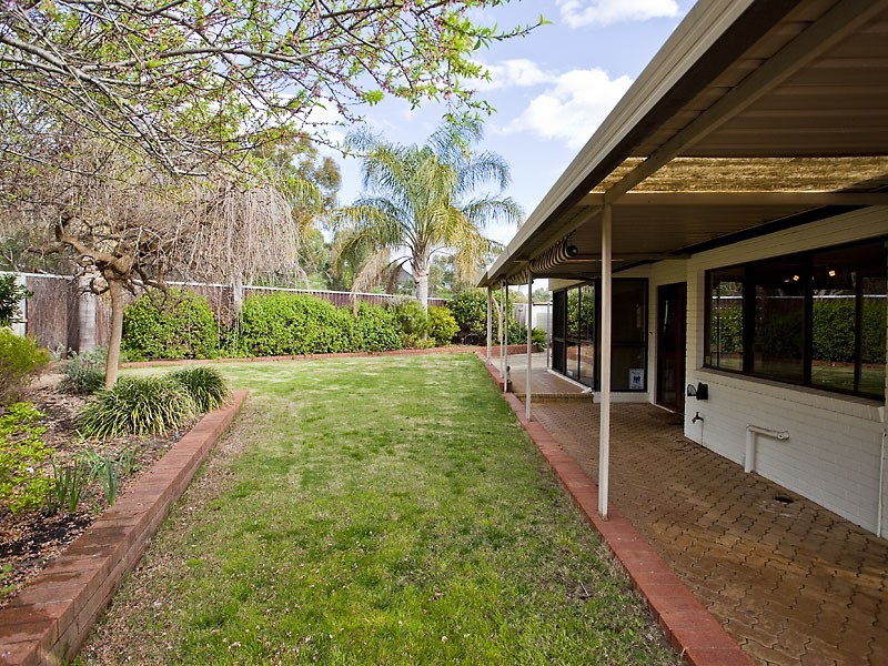 29 Pagnell Way, Swan View WA 6056