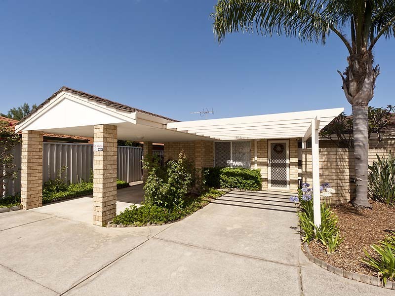 4/11 Mathoura Street, Midland WA 6056