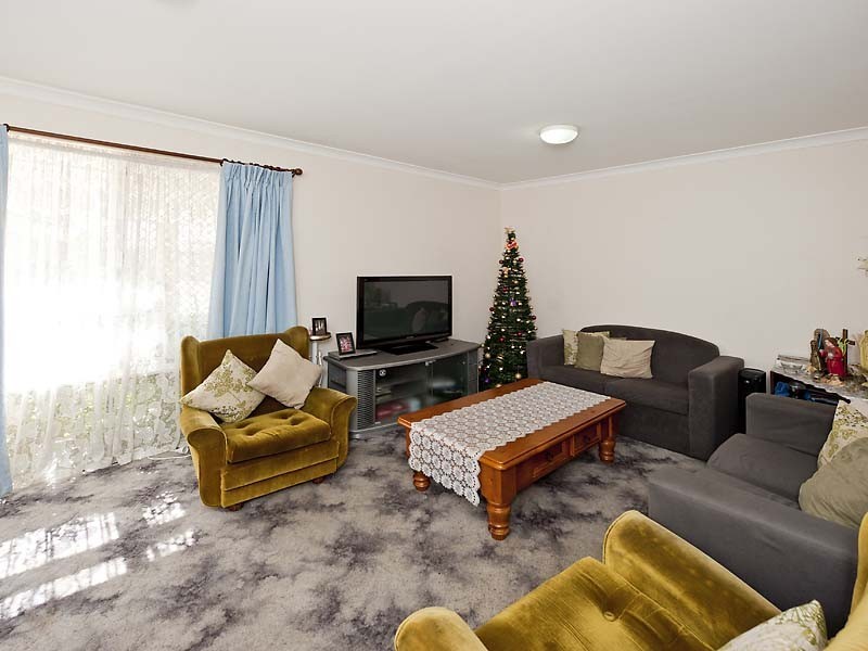 4/11 Mathoura Street, Midland WA 6056