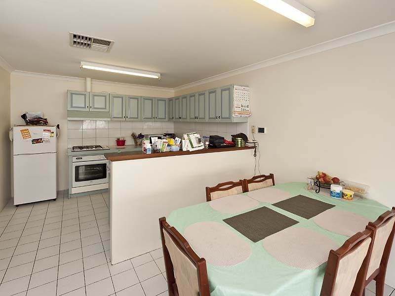 4/11 Mathoura Street, Midland WA 6056