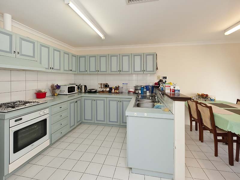 4/11 Mathoura Street, Midland WA 6056