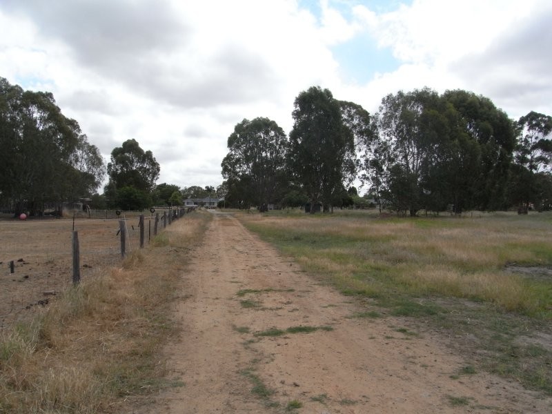 52 Swan Road, Middle Swan WA 6056