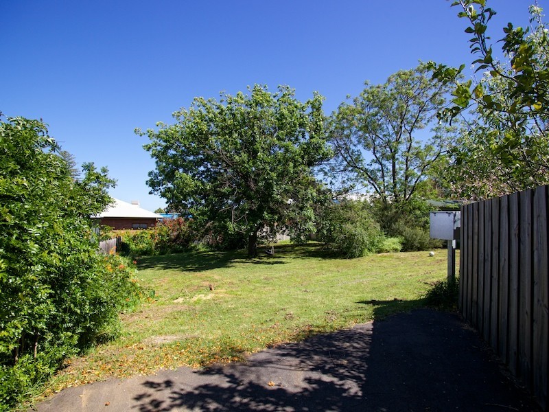 2/14 Coongan Avenue, Greenmount WA 6056