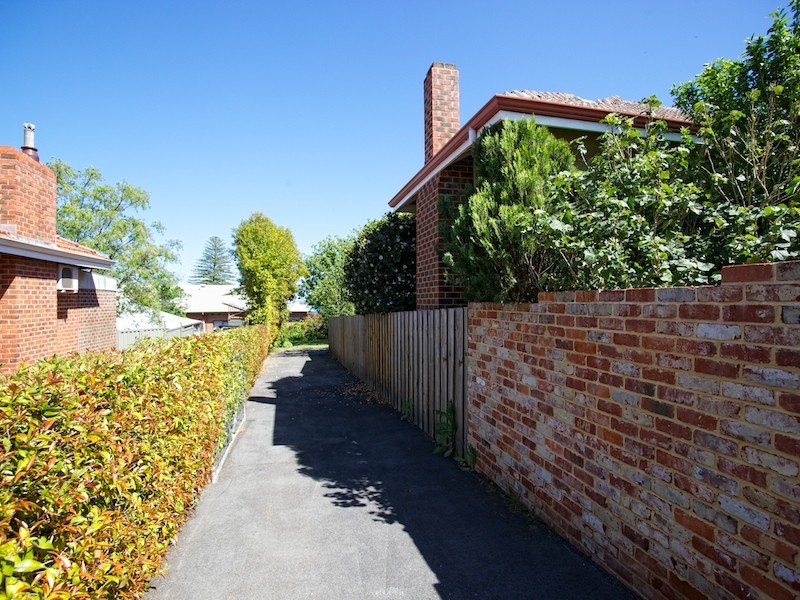 2/14 Coongan Avenue, Greenmount WA 6056