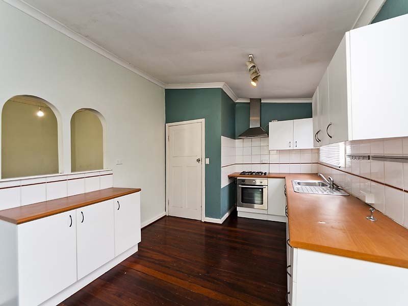 25 Myles Road, Swan View WA 6056