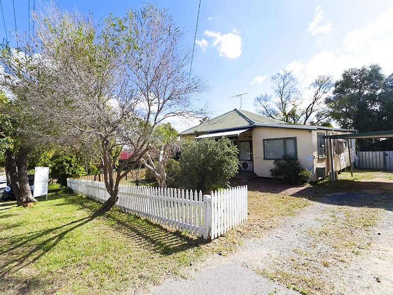 25 Myles Road, Swan View WA 6056