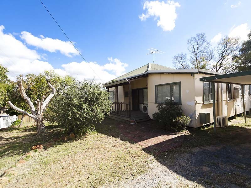 25 Myles Road, Swan View WA 6056