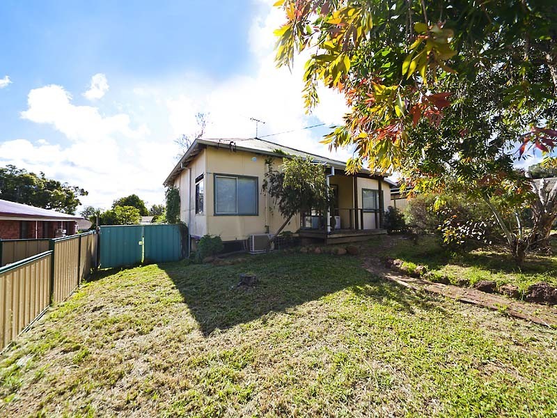 25 Myles Road, Swan View WA 6056