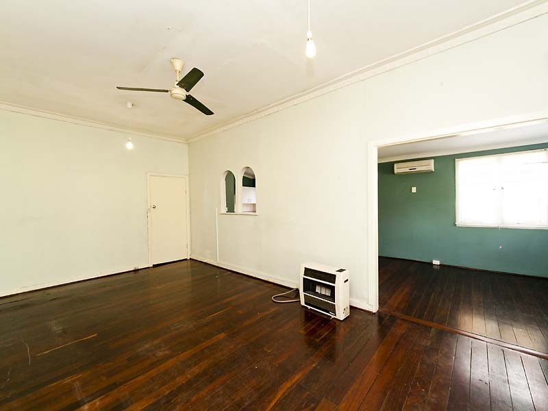 25 Myles Road, Swan View WA 6056