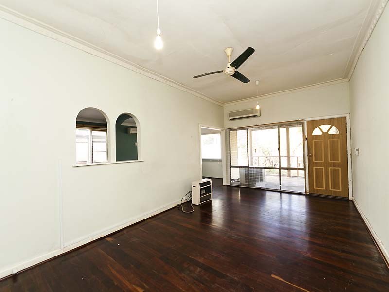 25 Myles Road, Swan View WA 6056