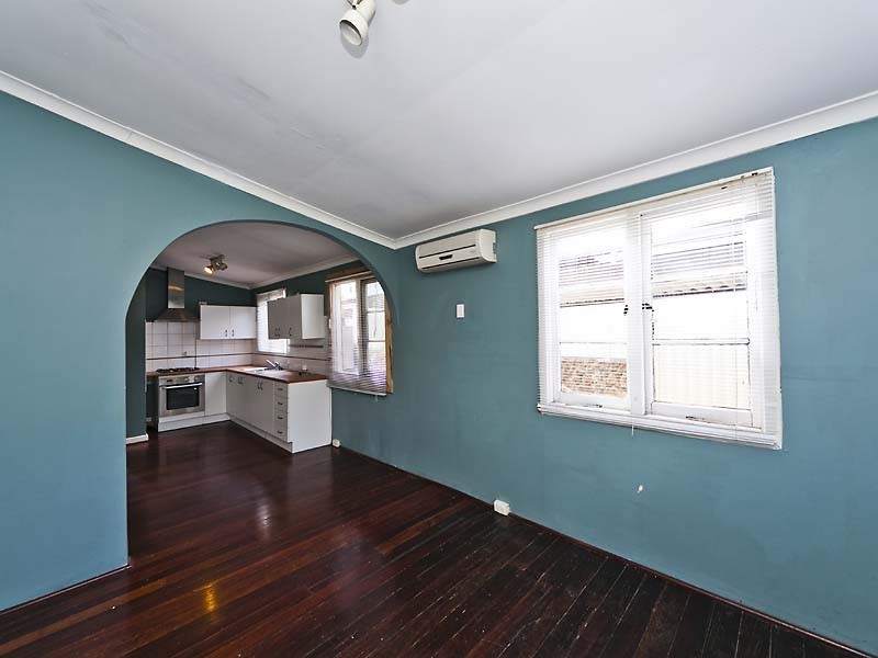 25 Myles Road, Swan View WA 6056