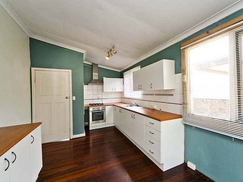 25 Myles Road, Swan View WA 6056