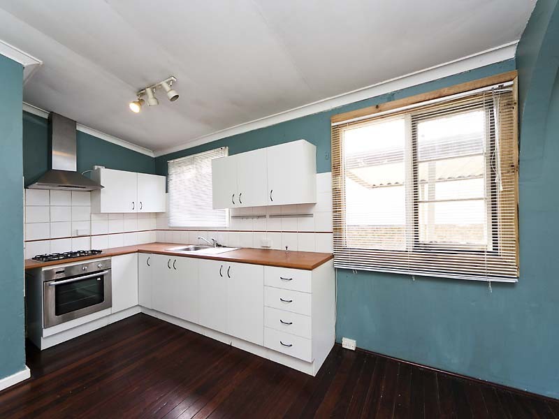 25 Myles Road, Swan View WA 6056