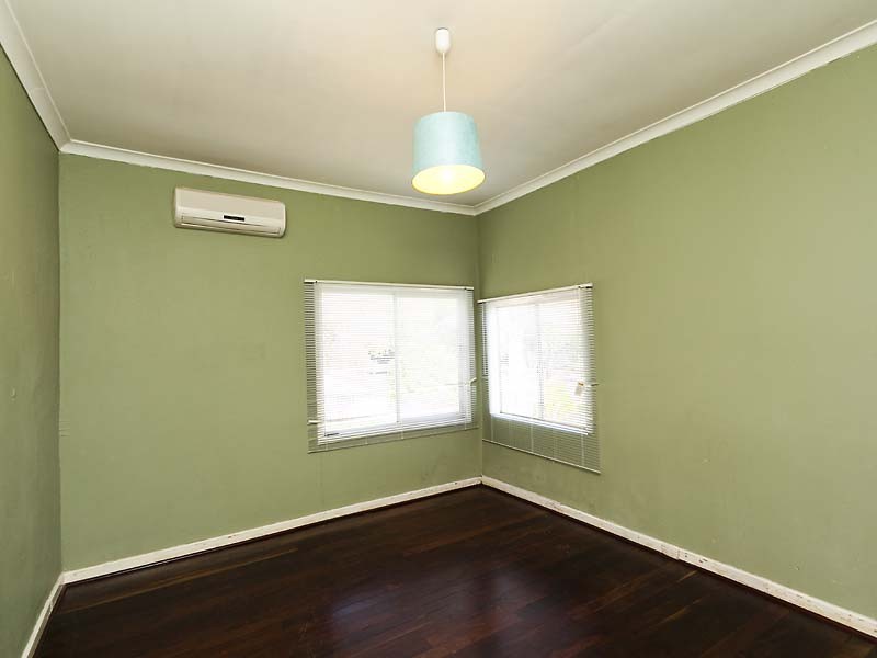 25 Myles Road, Swan View WA 6056