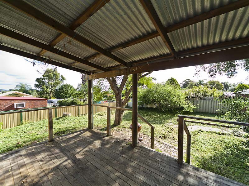 25 Myles Road, Swan View WA 6056