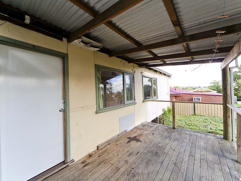 25 Myles Road, Swan View WA 6056