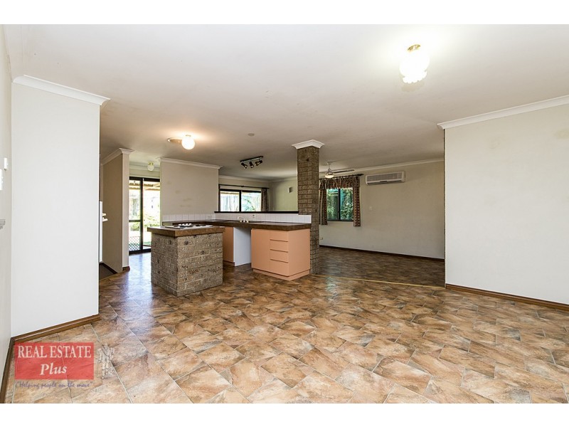 28 Squires Gardens, Stratton WA 6056