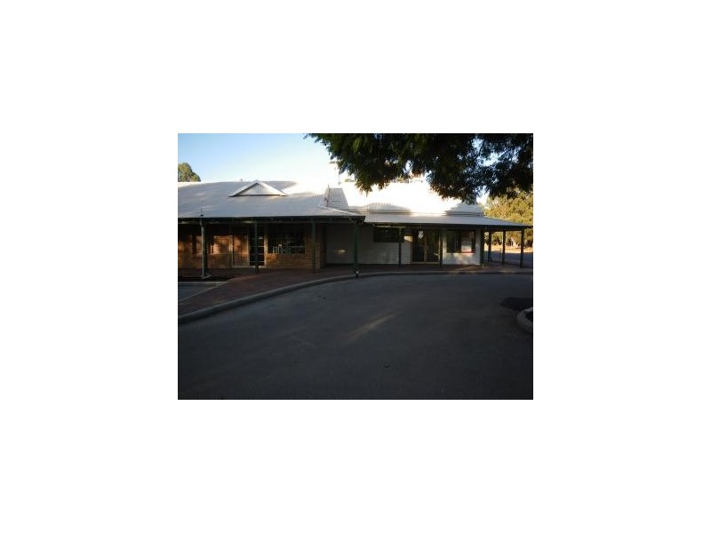 2 Memorial Drive, Chidlow WA 6556