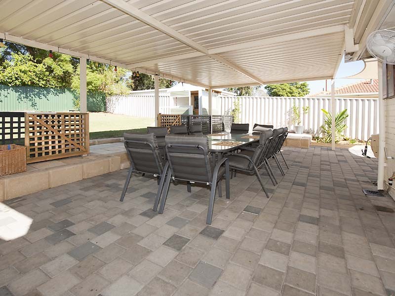 15 Bradley Way, Lockridge WA 6054