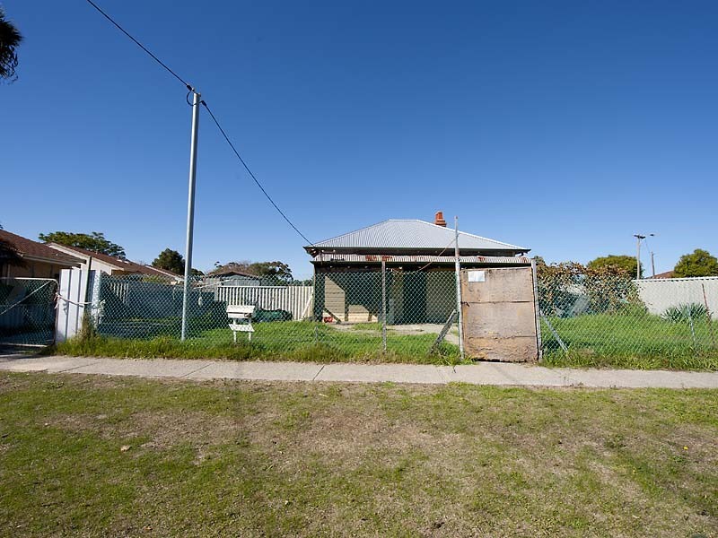 10 Wroxton Street, Midland WA 6056