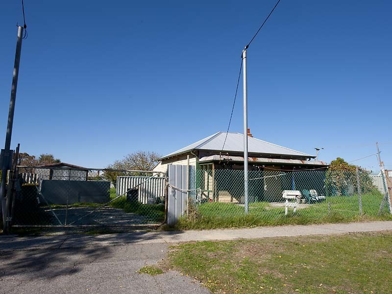 10 Wroxton Street, Midland WA 6056