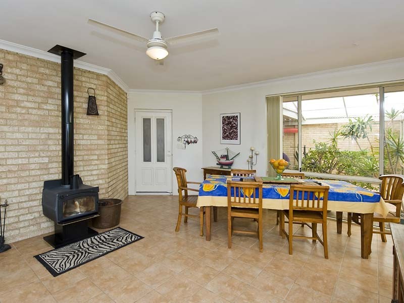 24 Avon Crescent, Viveash WA 6056