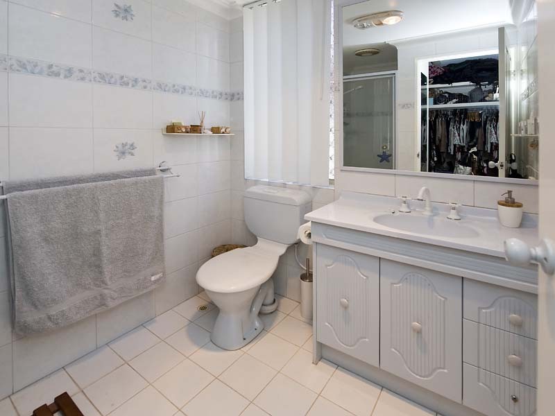 24 Avon Crescent, Viveash WA 6056